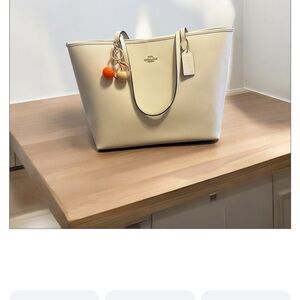 Coach Cream Leather Tote with Structured Design